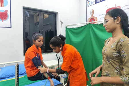 Geriatric Caregiver (Institutional & Homecare)